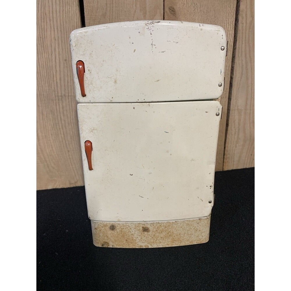 Vintage 1950's Wolverine Tin Toy Refrigerator 13.5" Tall White Red Handles S1